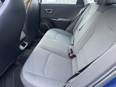 New 2025 Kia K4 LXS image 25