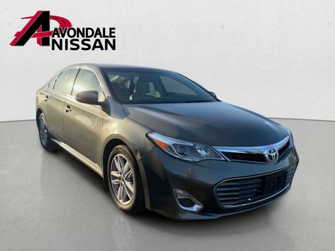 Used 2013 Toyota Avalon XLE Premium FWD image 4