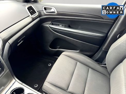 Used 2020 Jeep Grand Cherokee Laredo image 30