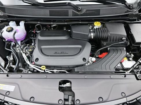 New 2025 Chrysler Pacifica Limited image 22