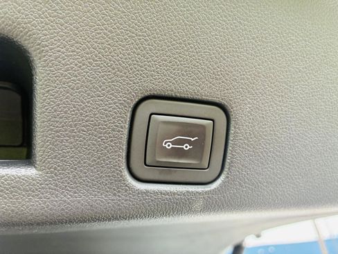 Used 2024 Chevrolet Traverse RS image 47