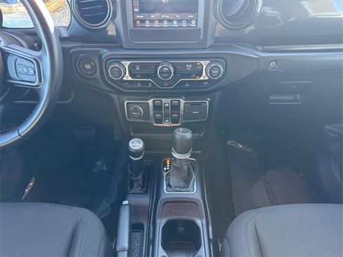 Used 2022 Jeep Gladiator Sport image 15