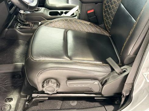 Used 2021 Jeep Wrangler Unlimited Sahara AWD/4WD image 18
