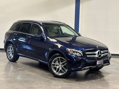 Used 2017 Mercedes-Benz GLC 300 4MATIC image 2