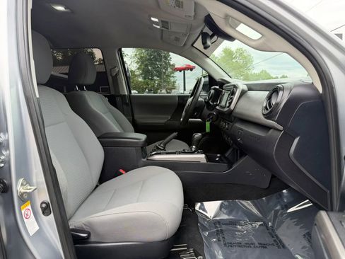 Used 2019 Toyota Tacoma SR5 RWD image 14