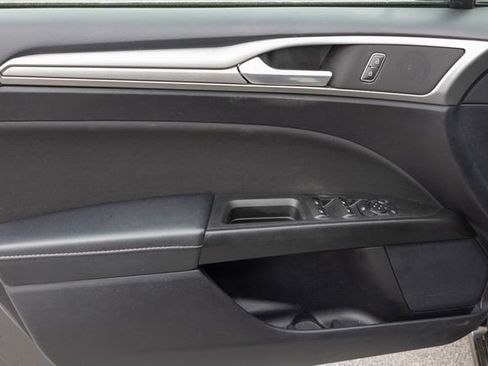 Used 2019 Ford Fusion SE image 14