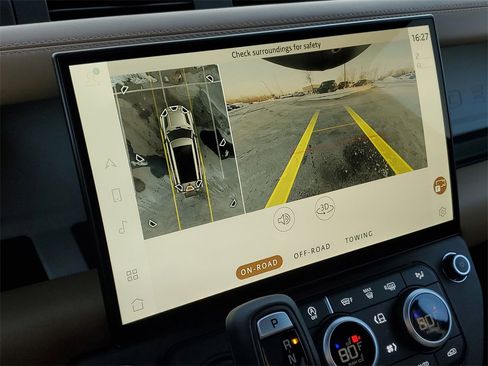 New 2026 Land Rover Defender 130 X-Dynamic SE image 20