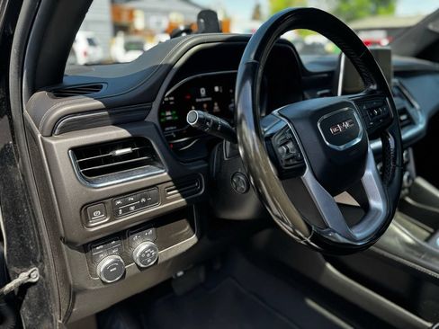 Used 2023 GMC Yukon XL SLT w/ SLT Premium Package AWD/4WD image 12
