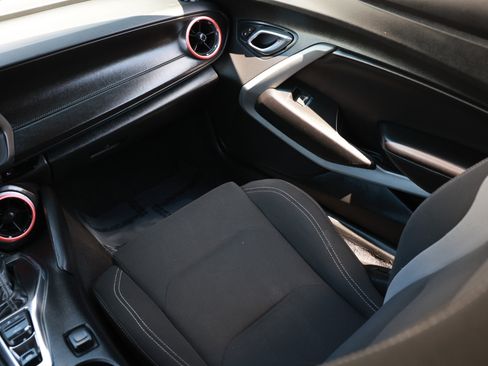 Used 2019 Chevrolet Camaro LT RWD image 26