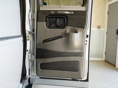 Used 2020 Chevrolet Express 2500 w/ Enhanced Convenience Package image 40