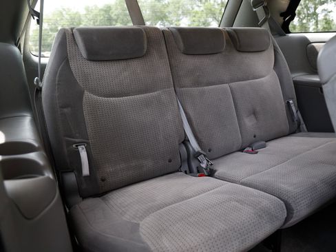 Used 2010 Toyota Sienna CE FWD image 23