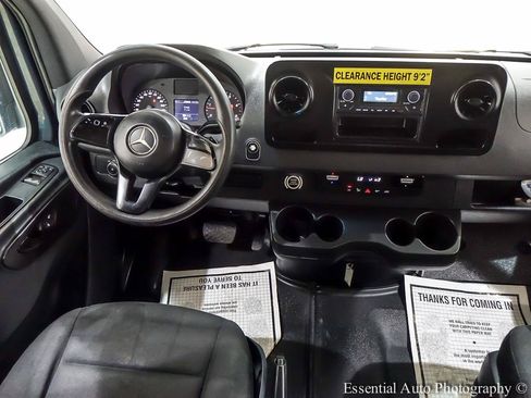 Used 2019 Mercedes-Benz Sprinter 144 image 9