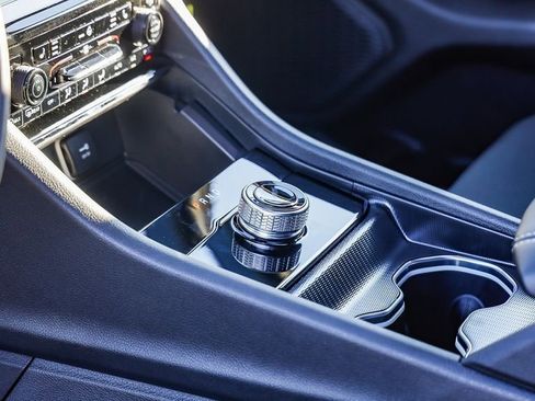 New 2025 Jeep Grand Cherokee Laredo X w/ Luxury Tech Group I image 21