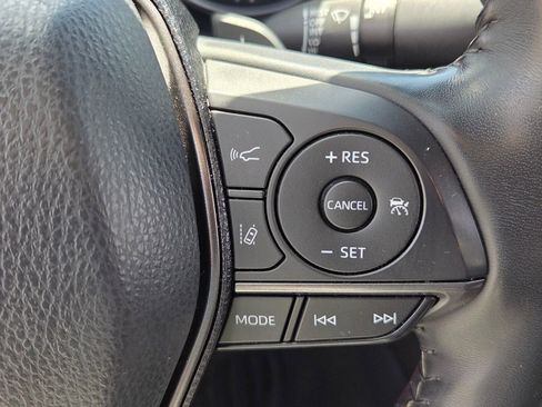 Used 2022 Toyota Camry SE w/ Cold Weather Package image 22