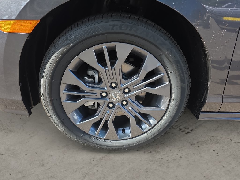 Certified 2026 Honda Odyssey Touring image 9