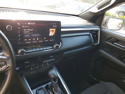 Used 2023 GMC Canyon Elevation image 25