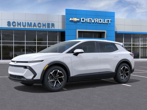 New 2026 Chevrolet Equinox EV LT image 2