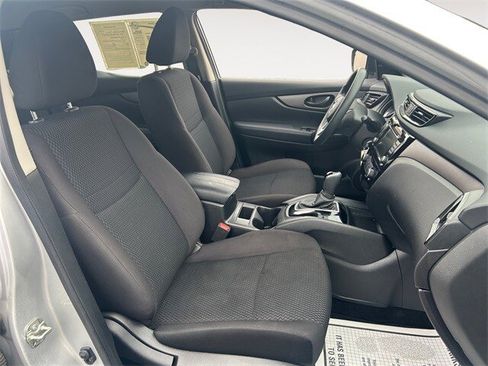 Used 2020 Nissan Rogue Sport S image 15