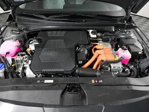 New 2025 Hyundai Elantra Limited image 32