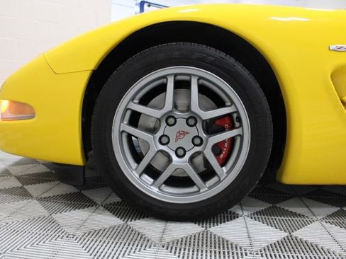 Used 2002 Chevrolet Corvette Z06 w/ Memory Pkg RWD image 32
