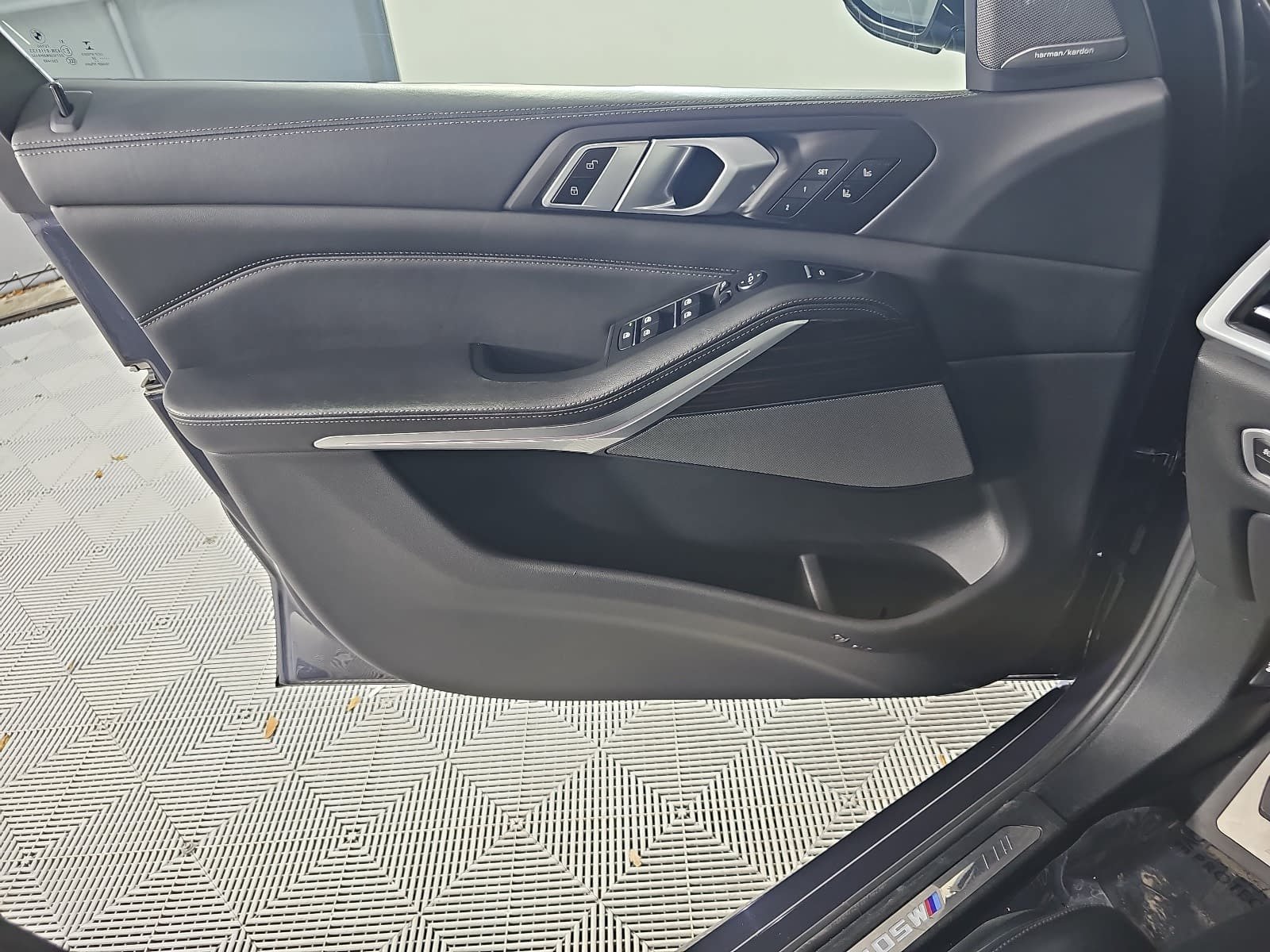Used 2020 BMW X5 M50i w/ Executive Package AWD/4WD image 27