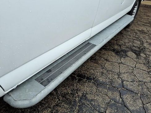 Used 2022 Chevrolet Express 2500 w/ Driver Convenience Package image 17