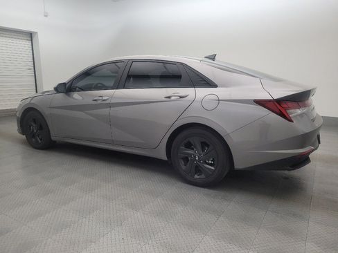Used 2022 Hyundai Elantra Blue FWD image 3