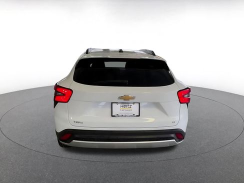Used 2025 Chevrolet Trax LT image 12