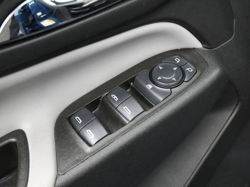 Used 2024 Chevrolet Equinox LS FWD image 13