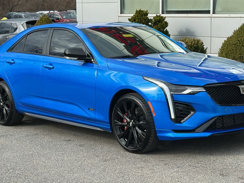 Used 2025 Cadillac CT4 V w/ LPO, ONYX Package image 2