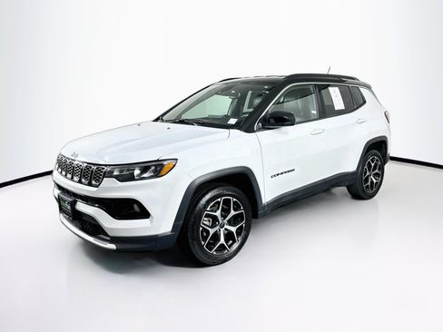 Used 2025 Jeep Compass Limited AWD/4WD image 3