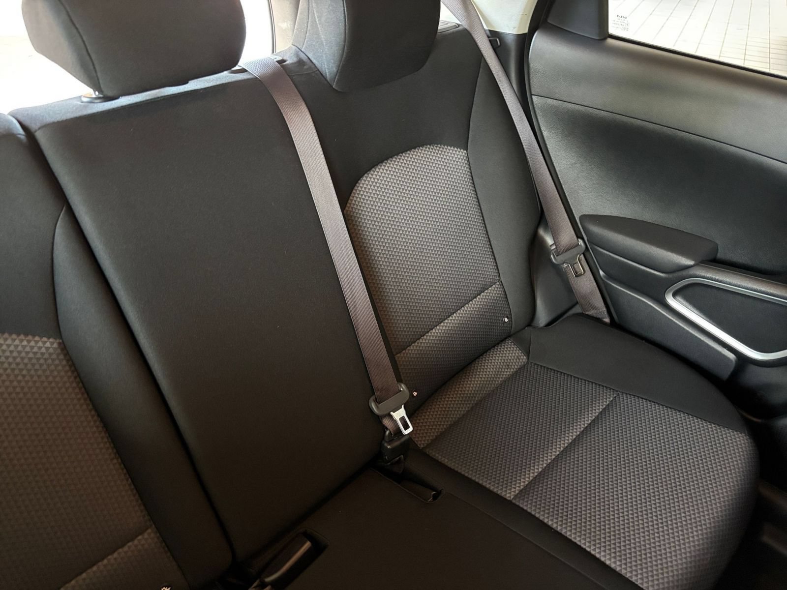Used 2025 Kia Soul LX w/ LX Technology Package FWD image 34