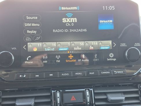 Used 2023 Nissan Pathfinder SL w/ SL Black Package AWD/4WD image 22