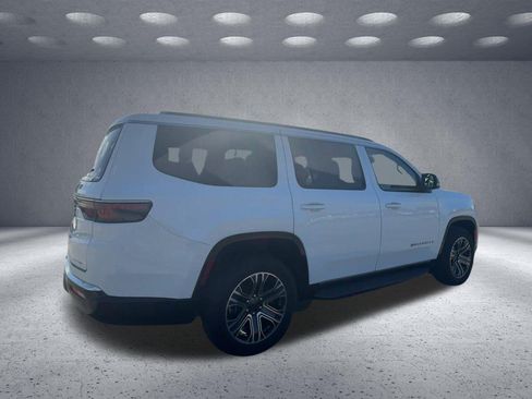 Used 2024 Jeep Wagoneer Series II w/ Flexible Seating Group RWD image 6