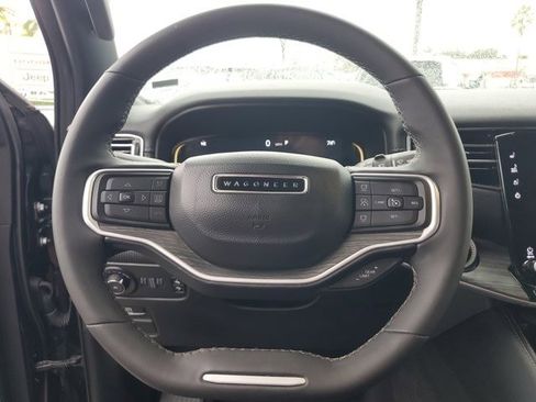 Used 2024 Jeep Wagoneer L Series II w/ Flexible Seating Group image 28