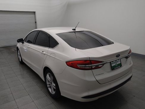 Used 2018 Ford Fusion SE w/ Fusion SE Technology Package FWD image 5