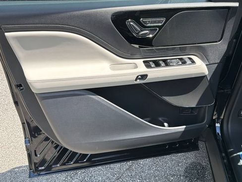 New 2026 Lincoln Aviator 2WD w/ Jet Appearance Package image 11