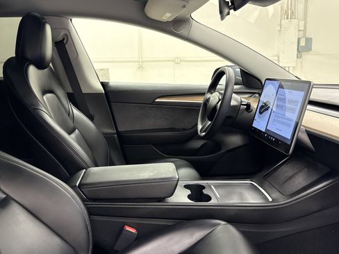 Used 2023 Tesla Model 3 Standard Range image 23