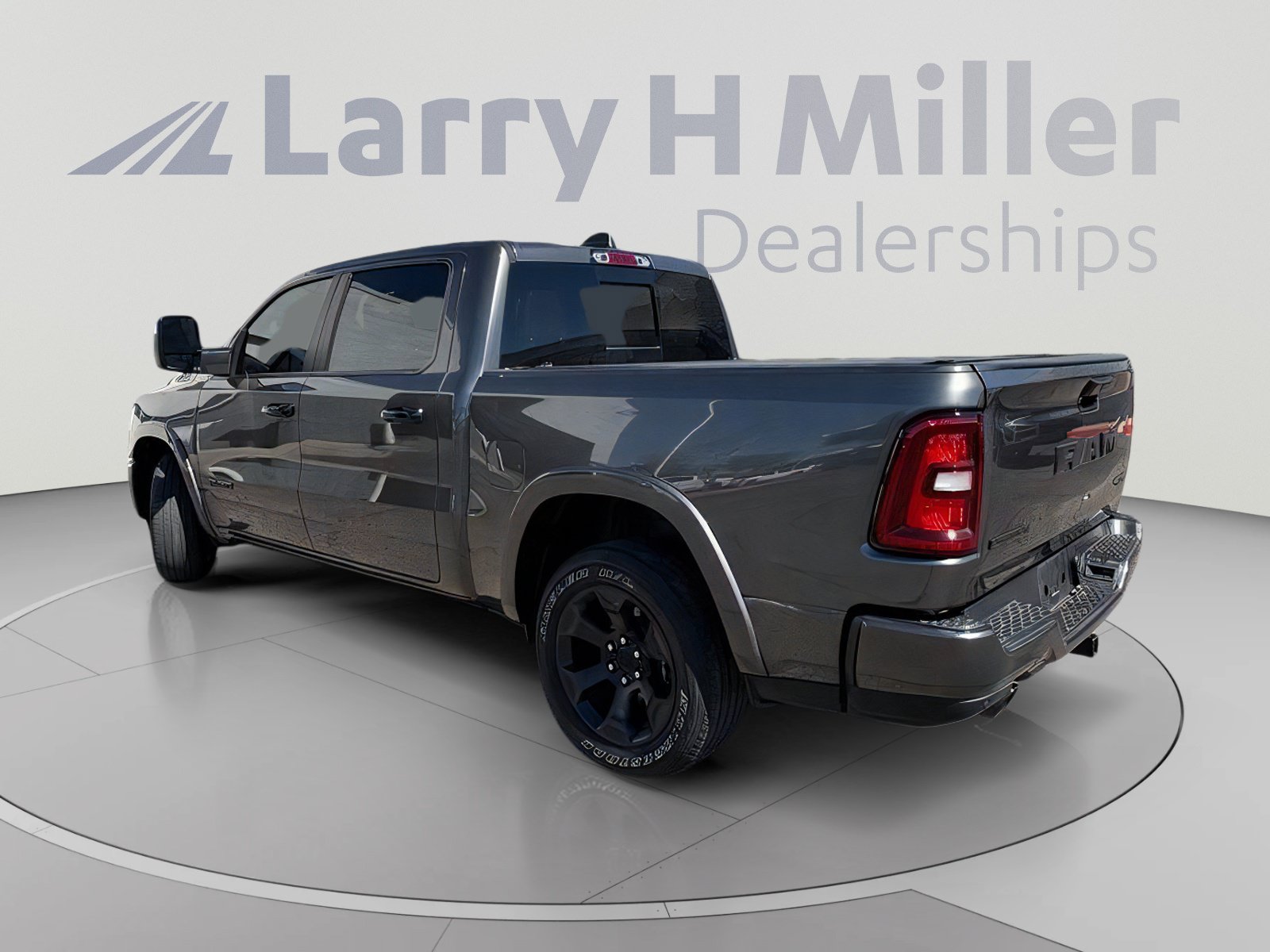 Used 2025 RAM 1500 Big Horn AWD/4WD image 4