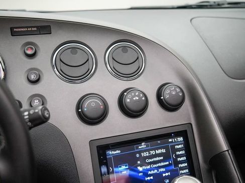 Used 2008 Pontiac Solstice Convertible w/ Premium Package RWD image 28