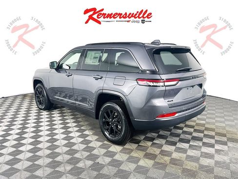 New 2026 Jeep Grand Cherokee Altitude image 5