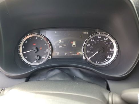 Used 2024 Toyota Highlander LE image 21