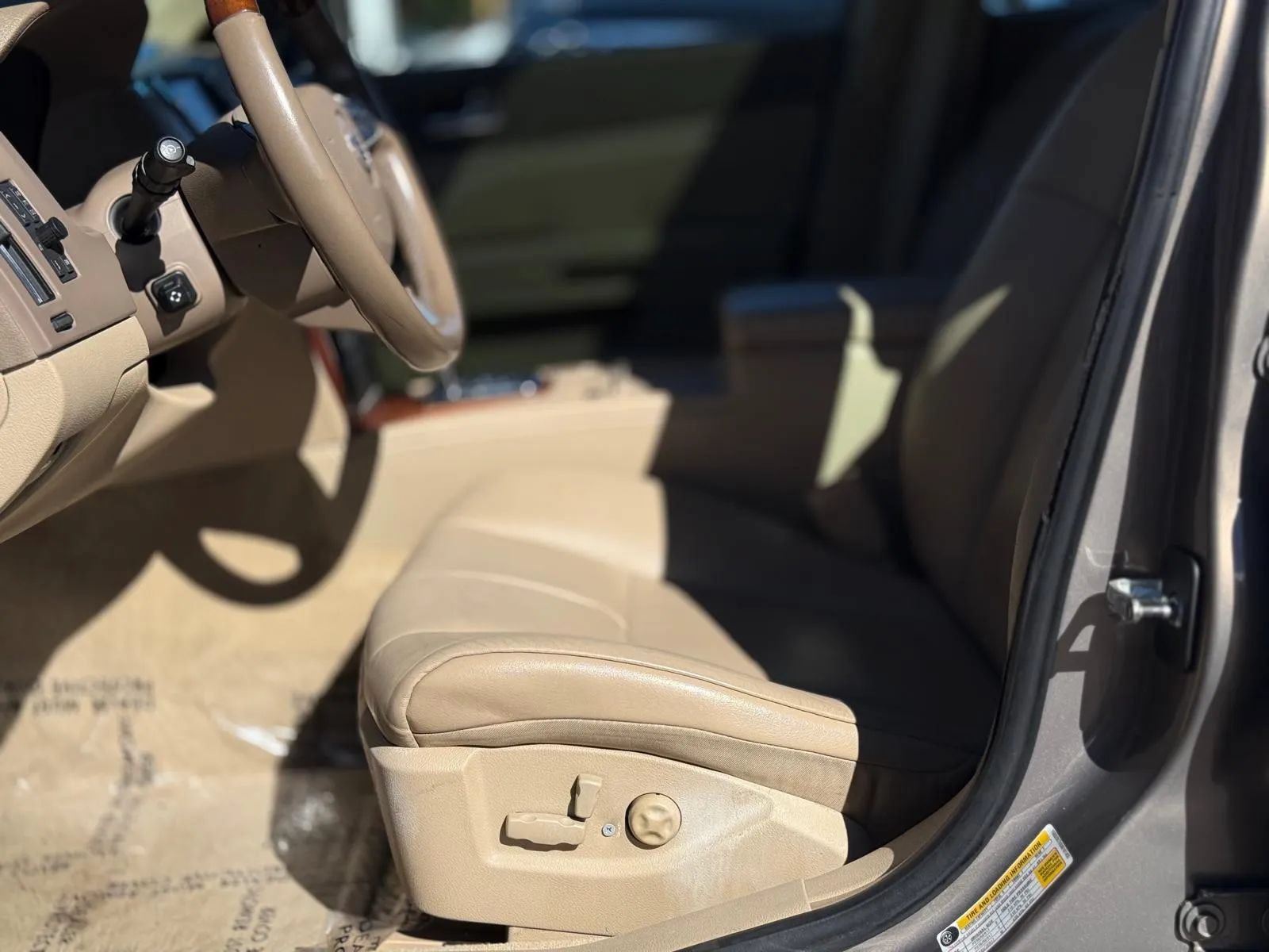Used 2008 Cadillac STS AWD w/ Preferred Equipment Group image 11