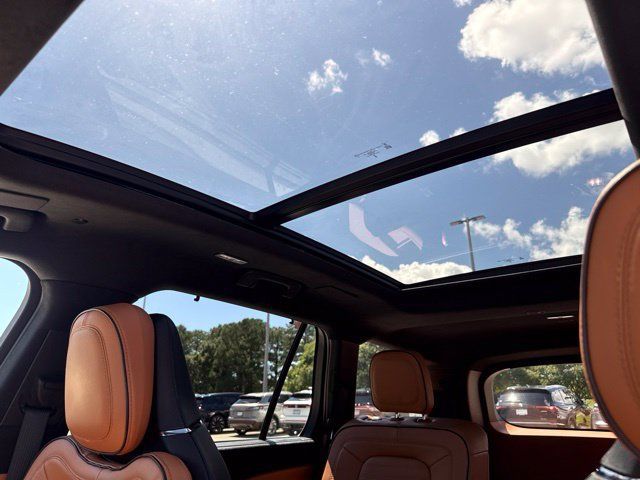 Used 2024 Lincoln Aviator Black Label w/ Dynamic Handling Package AWD/4WD image 8