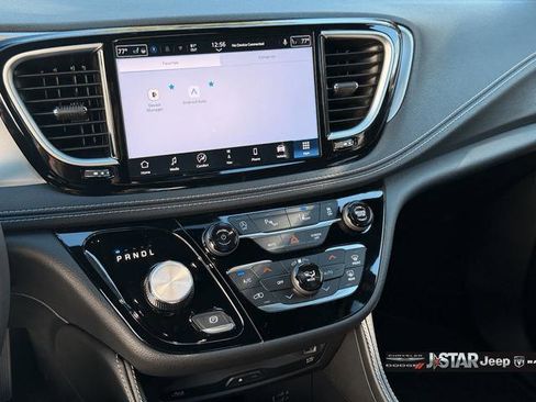 New 2026 Chrysler Pacifica Limited w/ Uconnect Theater Family Group FWD image 12