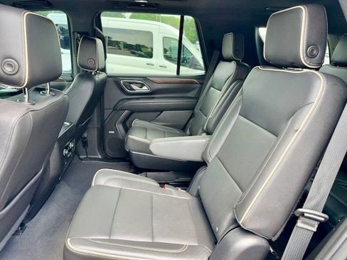 Used 2022 Chevrolet Tahoe Premier AWD/4WD image 11