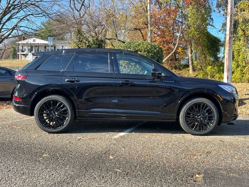 New 2026 Lincoln Corsair Reserve w/ Jet Appearance Package image 3