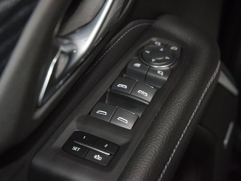 Used 2024 GMC Yukon XL Denali AWD/4WD image 50