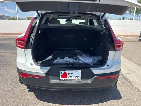 New 2026 Volvo XC40 B5 Plus w/ Climate Package AWD/4WD image 7