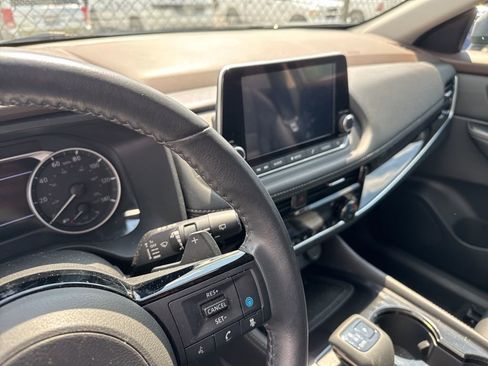 Used 2023 Nissan Rogue SL AWD/4WD image 8